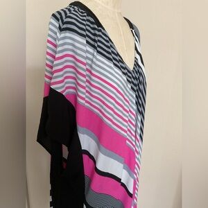 NWOT DKNY Women's Multicolor Striped V-Neck Tunic. Silky viscous fabric. Size 3X